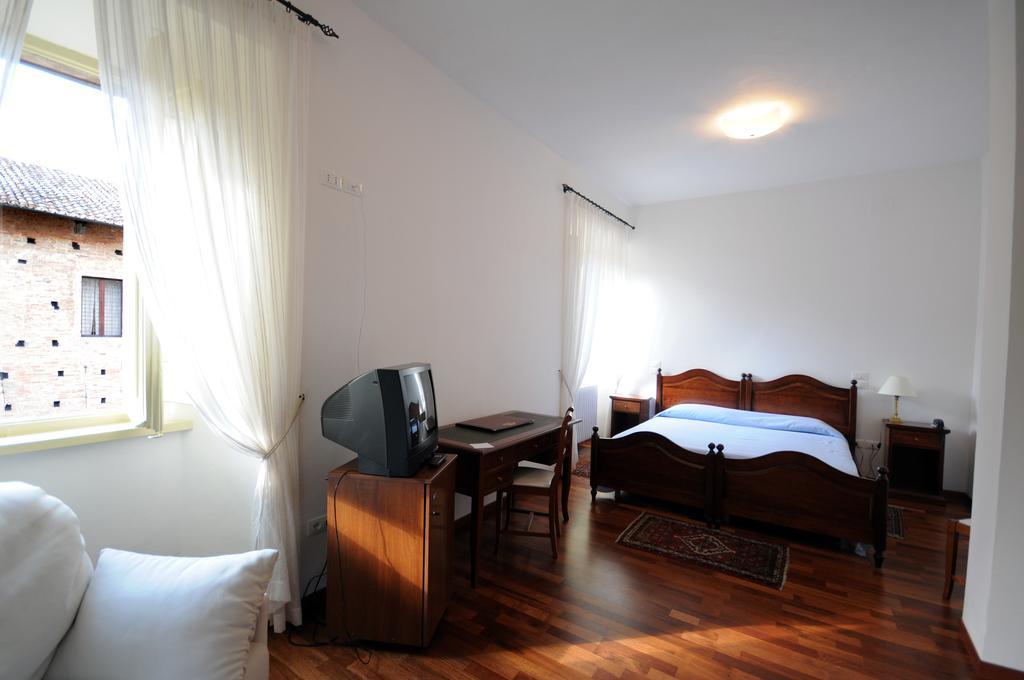 Guest House Domus Urbino Exterior foto